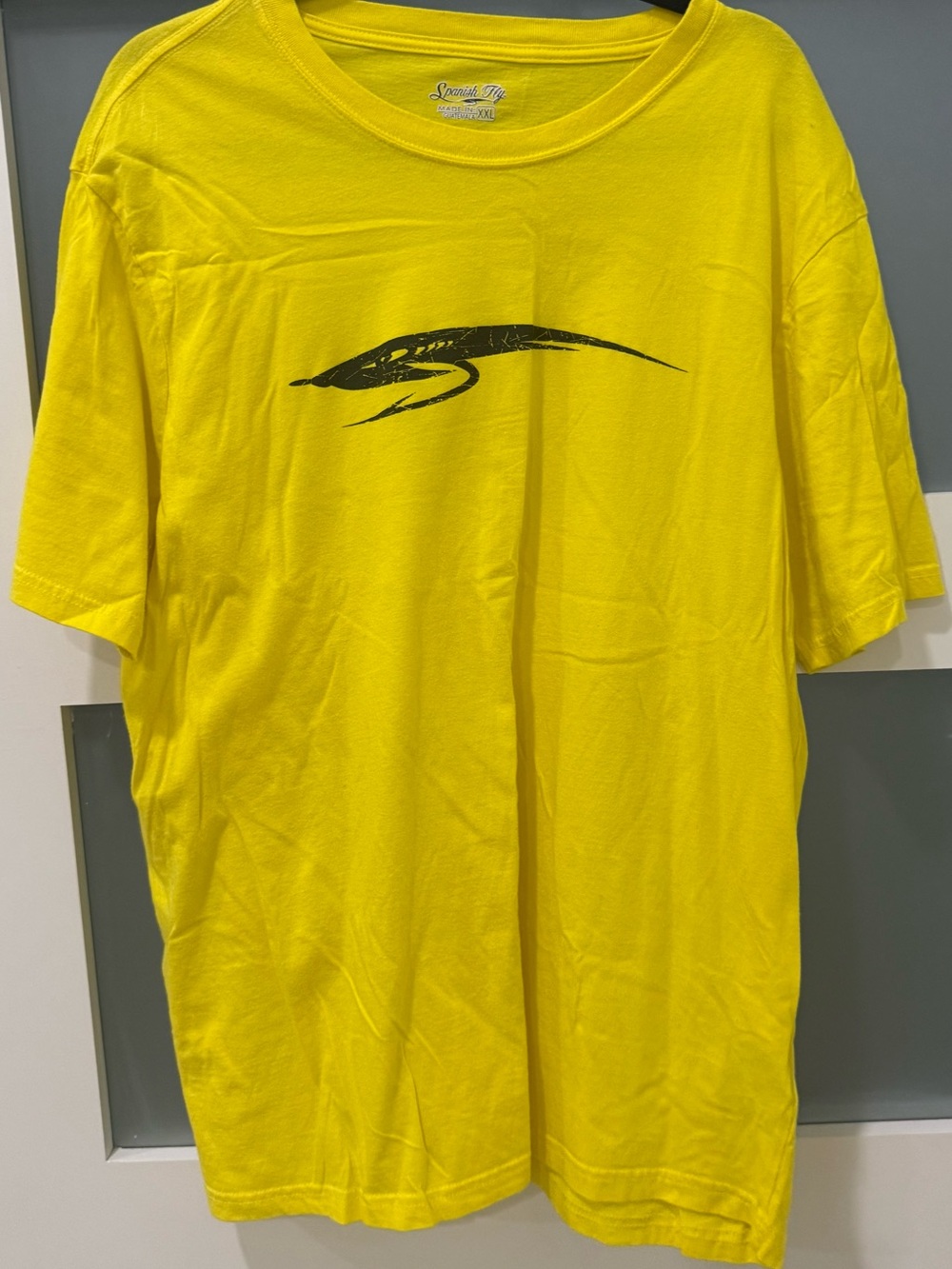 Spanish Fly Fishing Men's Yellow Short-Sleeve Graphic T-Shirt